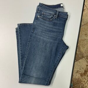 Lucky Brand Sweet Mid Rise Strait Classic Blue Denim Jeans